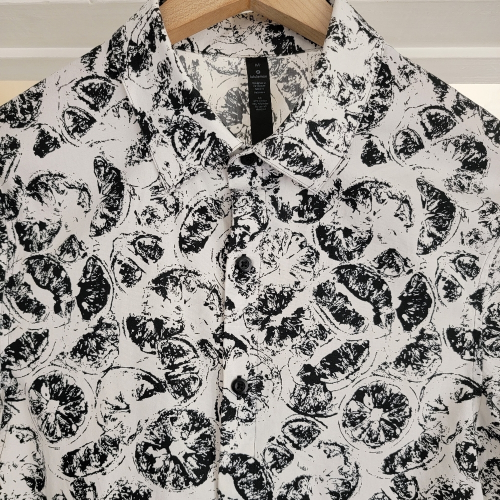 Lululemon Men's Lemon Print Buttons Down Shirt